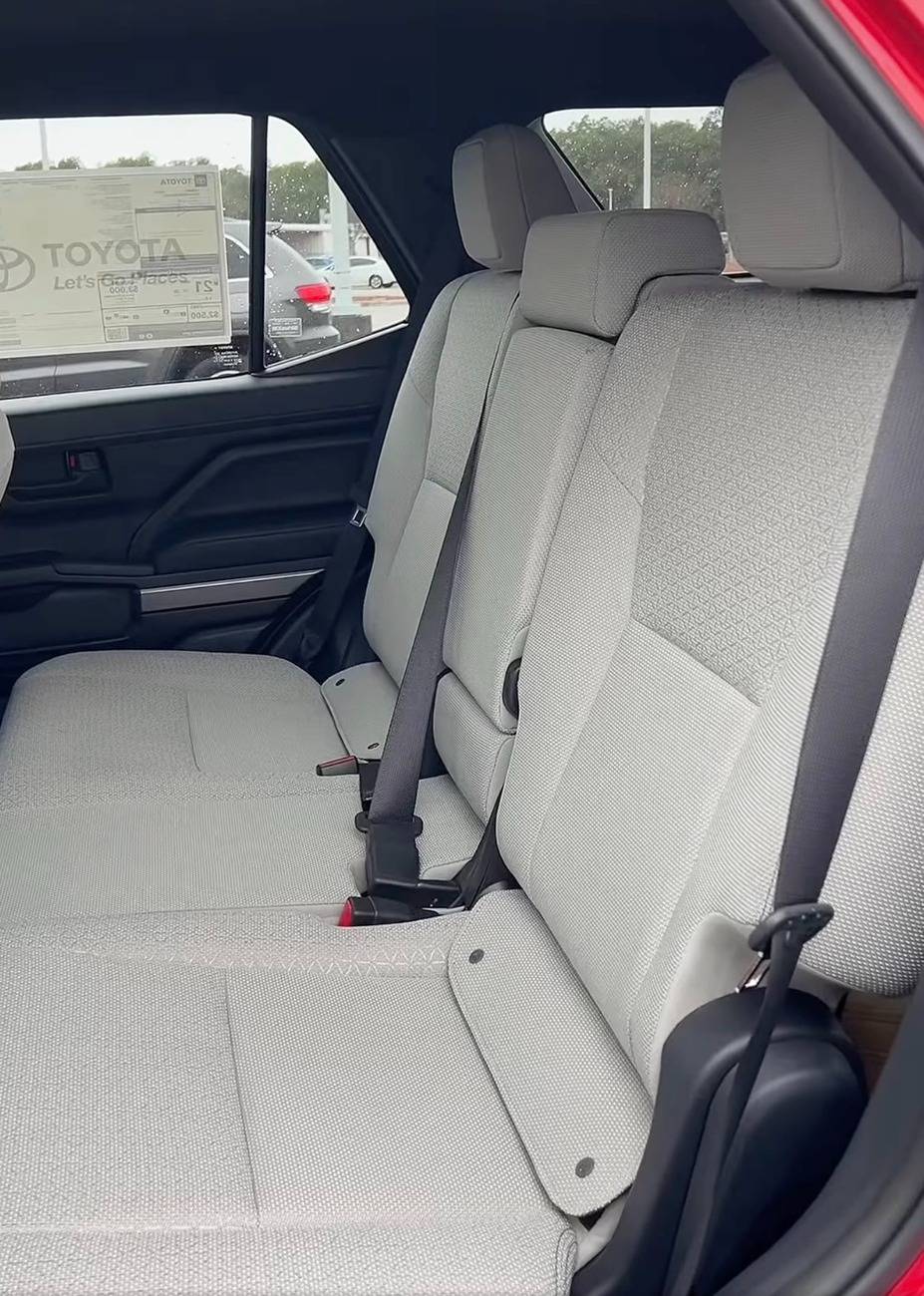 2025 4runner 6th gen Supersonic Red / Boulder Interior SR5 2025 4Runner video & pics Interior SR5 2025 4Runner 6th gen 1