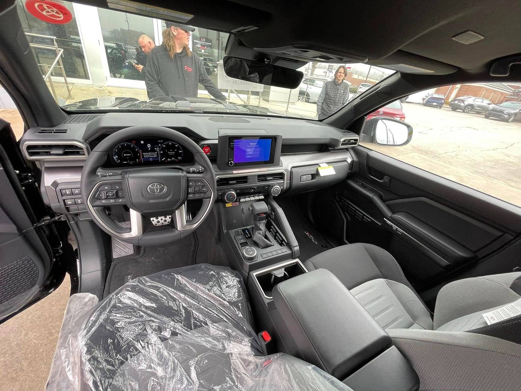 2025 4runner 6th gen BLACK Photos 4Runner 6th Gen (2025+) TRD Sport non-premium interior boulder-black 2025 4runner 6th gen 4