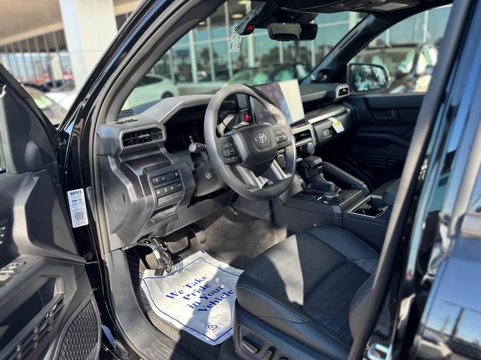 2025 4runner 6th gen Black TRD Off-Road Premium w/ Softex Interior (2025 4Runner 6th gen) first look Black interior softex seats TRD Off-Road Premium 2025 4runner 6th gen  8