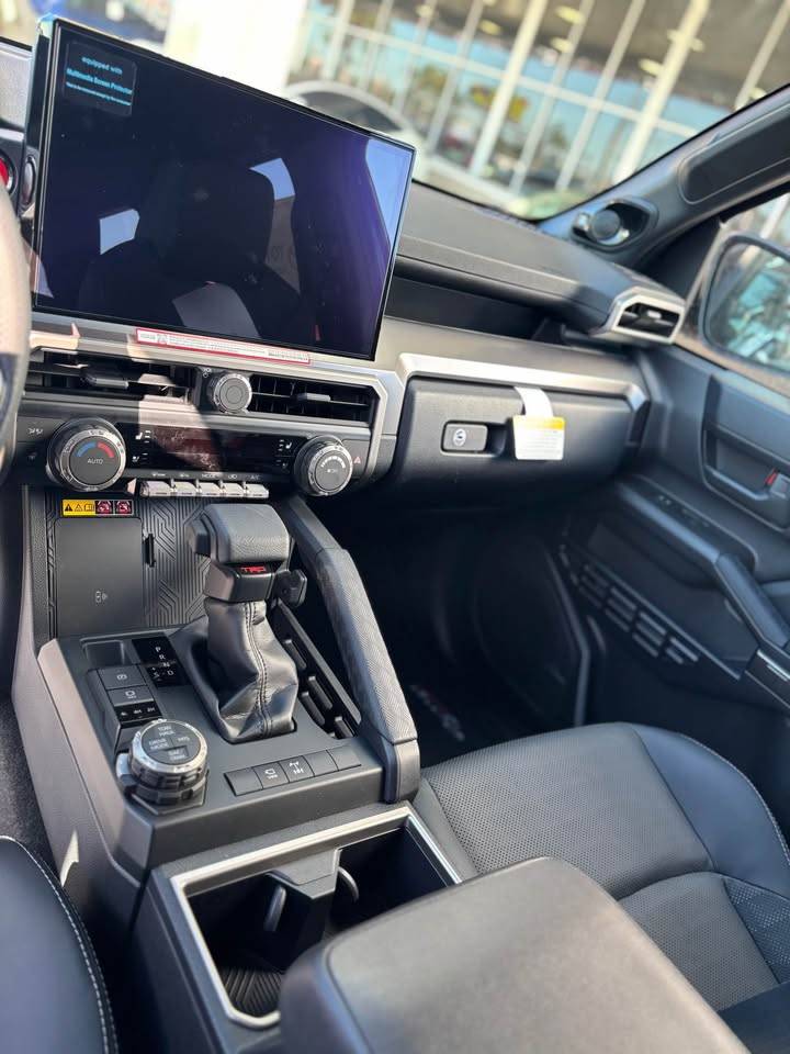 2025 4runner 6th gen Interior: BLACK - photos ts-trd-off-road-premium-2025-4runner-6th-gen-7-