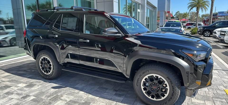 2025 4runner 6th gen Black TRD Off-Road Premium w/ Softex Interior (2025 4Runner 6th gen) first look Black TRD Off-Road Premium 2025 4Runner 6th Gen Color Exterior 9