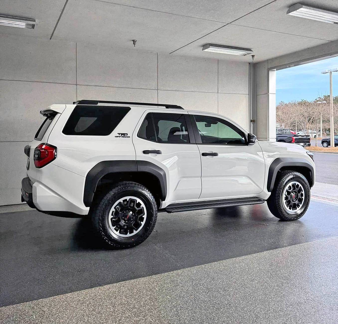 2025 4runner 6th gen ICE CAP WHITE Photos 4Runner 6th Gen (2025+) Ice Cap White TRD Off-Road 2025 4Runner 6th gen 2