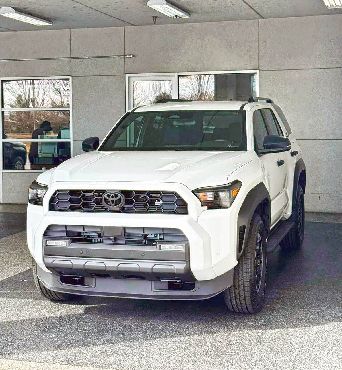 2025 4runner 6th gen ICE CAP WHITE Photos 4Runner 6th Gen (2025+) Ice Cap White TRD Off-Road 2025 4Runner 6th gen 3