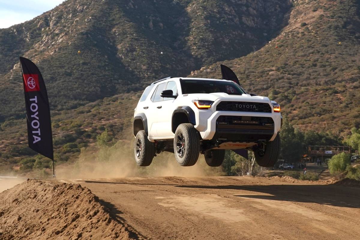 2025 4runner 6th gen Seats removal (1st, 2nd, 3rd row) from 2025 4runner 6th gen - photos 2025-toyota-4runner