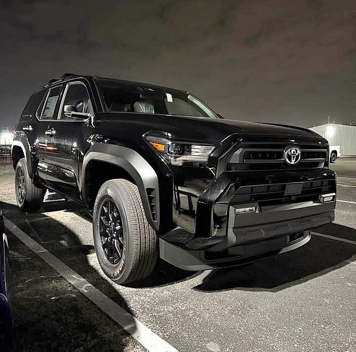 2025 4runner 6th gen BLACK Photos 4Runner 6th Gen (2025+) Black SR5 2025 4Runner 6th gen 4