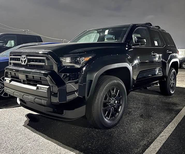 2025 4runner 6th gen BLACK Photos 4Runner 6th Gen (2025+) Black SR5 2025 4Runner 6th gen 12