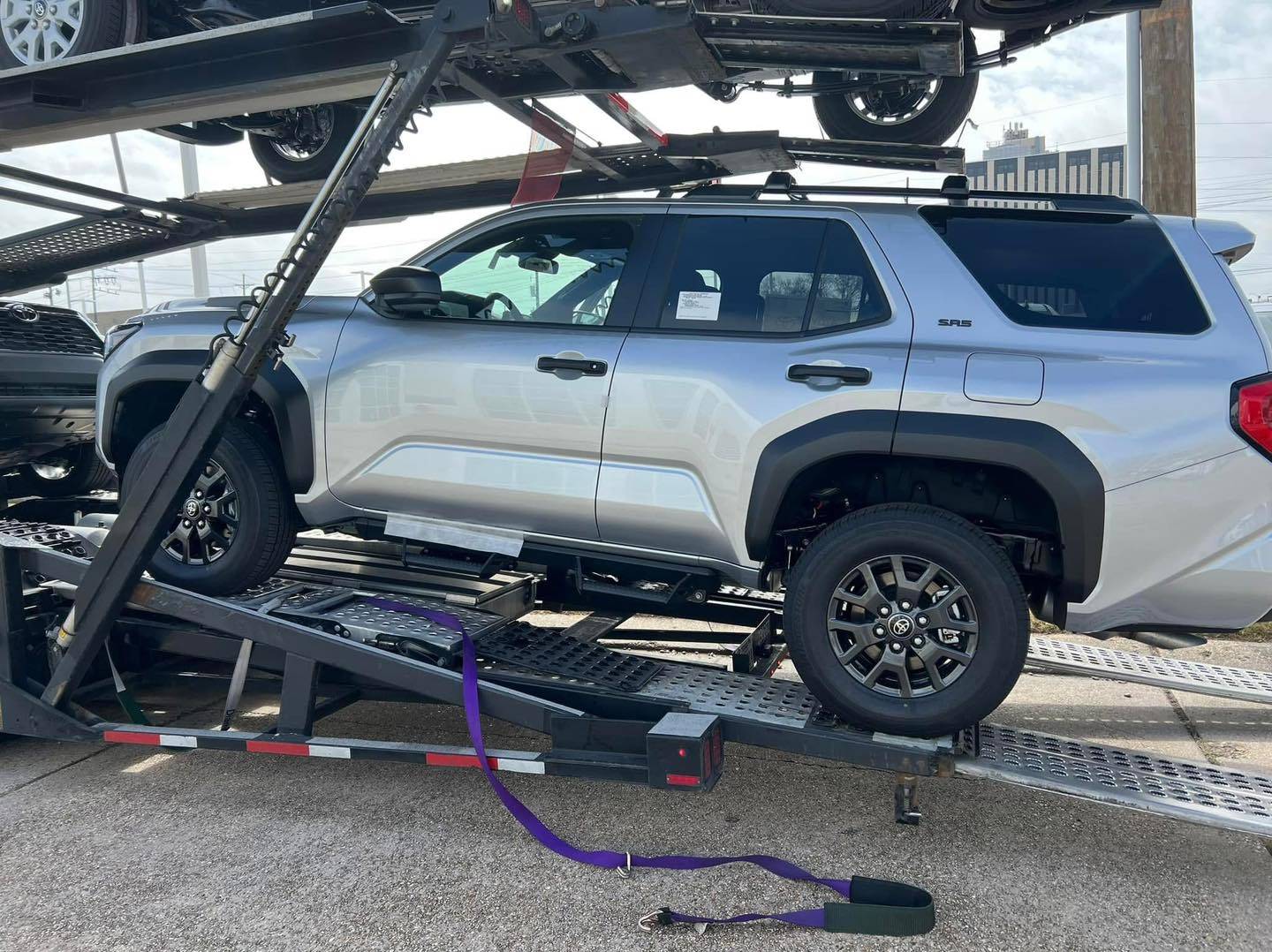 2025 4runner 6th gen Cutting Edge SR5 2025 4Runner 6th gen first look w/ Boulder Interior Cutting Edge silver SR5 2025 4runner 6th gen 2