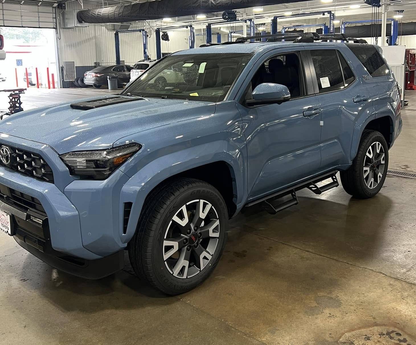 2025 4runner 6th gen Heritage Blue TRD Sport Premium w/ Softex Black Interior 2025 4Runner 6th gen first look Heritage Blue TRD Sport Premium 2025 4Runner 6th gen color exterior 1