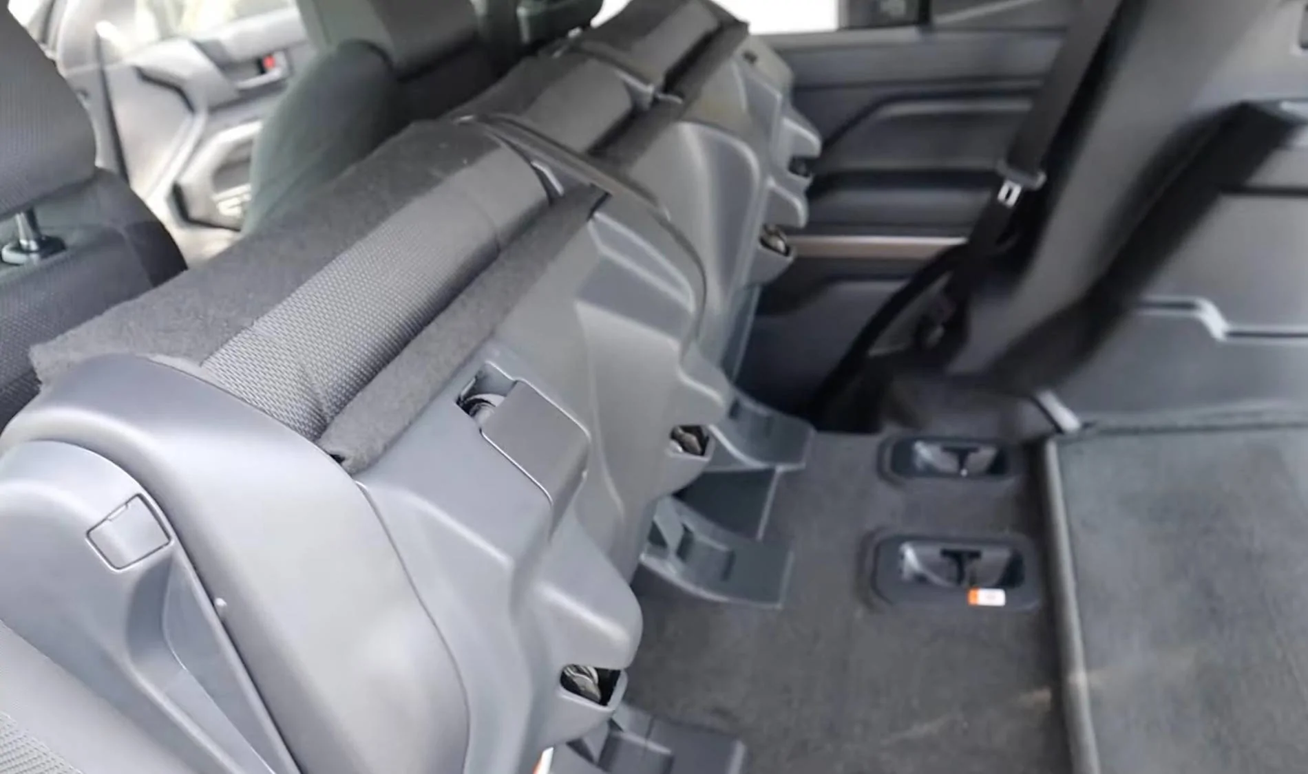 2025 4runner 6th gen Cargo Area Dimensions: [Non-Hybrid] with & without 3rd row seats -- Measurements (Length, Width, Height) 2nd row seats folded 2025 4runner 2