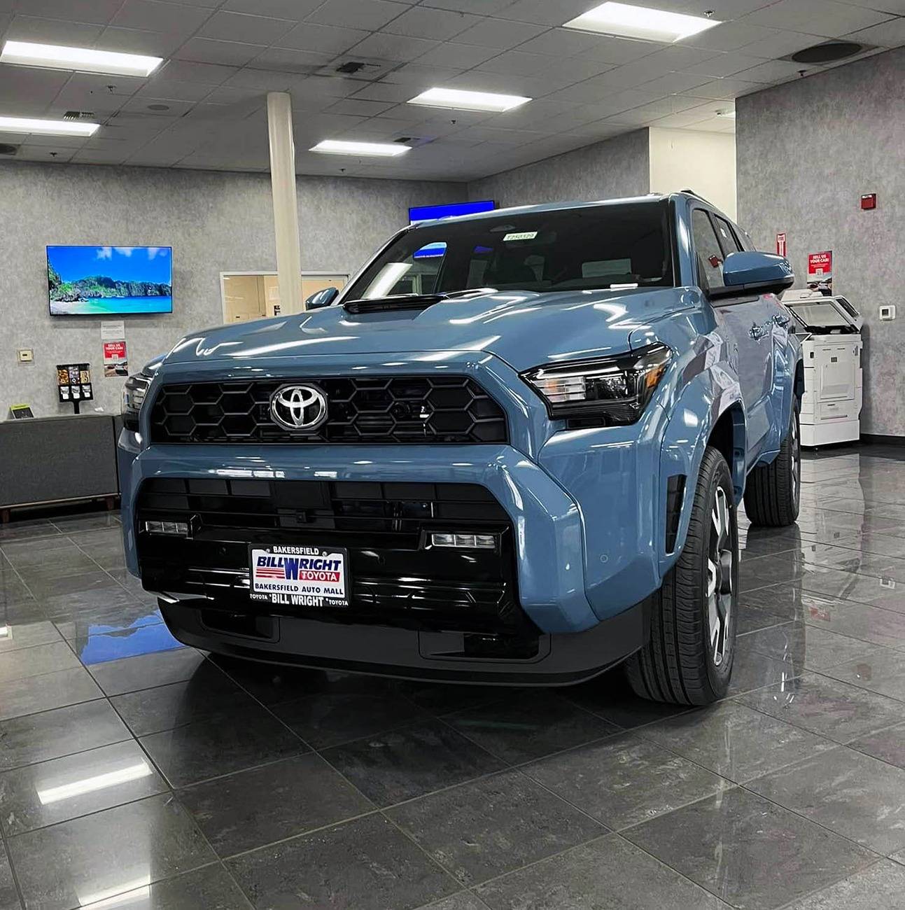 2025 4runner 6th gen Heritage Blue TRD Sport Premium w/ Softex Black Interior 2025 4Runner 6th gen first look  Heritage Blue TRD Sport Premium 2025 4Runner 6th gen 7