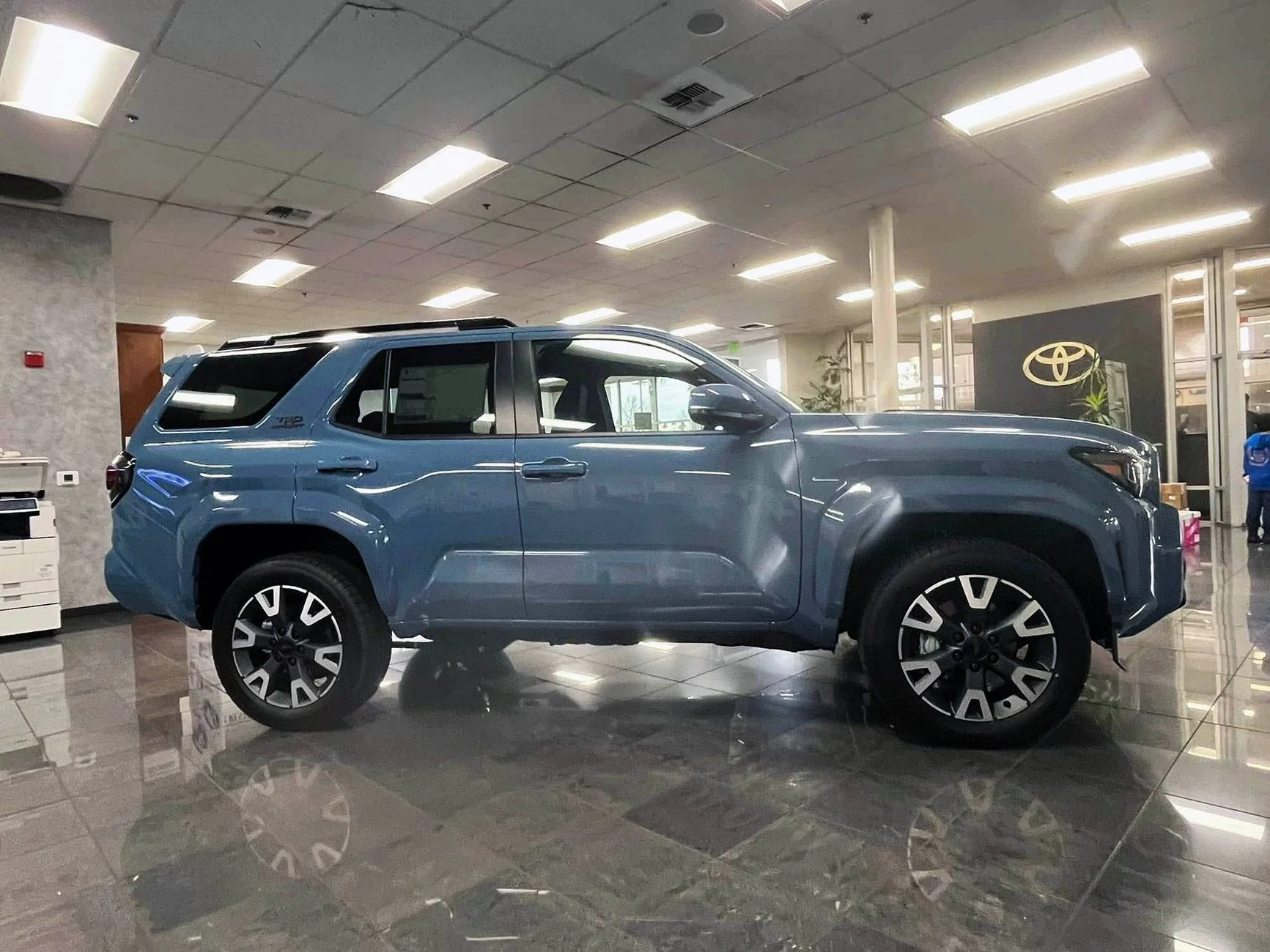 2025 4runner 6th gen Heritage Blue TRD Sport Premium w/ Softex Black Interior 2025 4Runner 6th gen first look  Heritage Blue TRD Sport Premium 2025 4Runner 6th gen 2