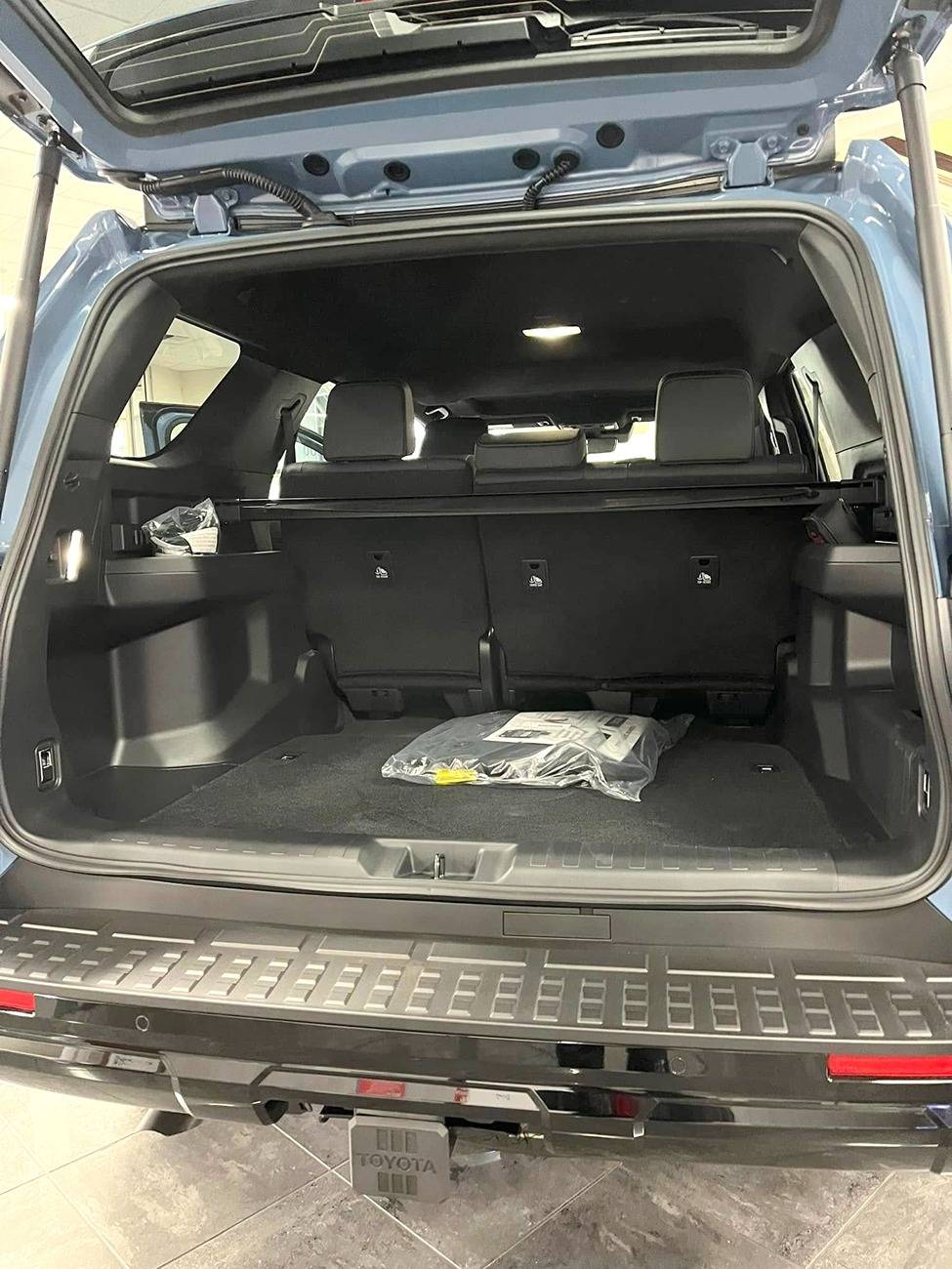 2025 4runner 6th gen Heritage Blue TRD Sport Premium w/ Softex Black Interior 2025 4Runner 6th gen first look Interior TRD Sport Premium 2025 4Runner 6th gen 2