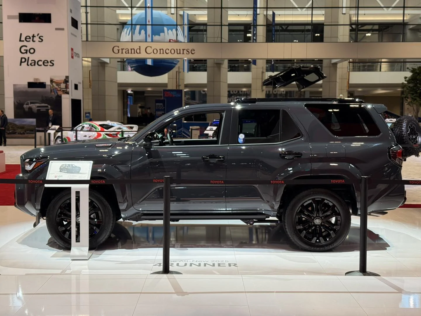 2025 4runner 6th gen Platinum sighting: Underground / Dark Navy Platinum 2025 4Runner at Chicago Auto Show Underground : Dark Navy Platinum 2025 4Runner at Chicago Auto Show 19
