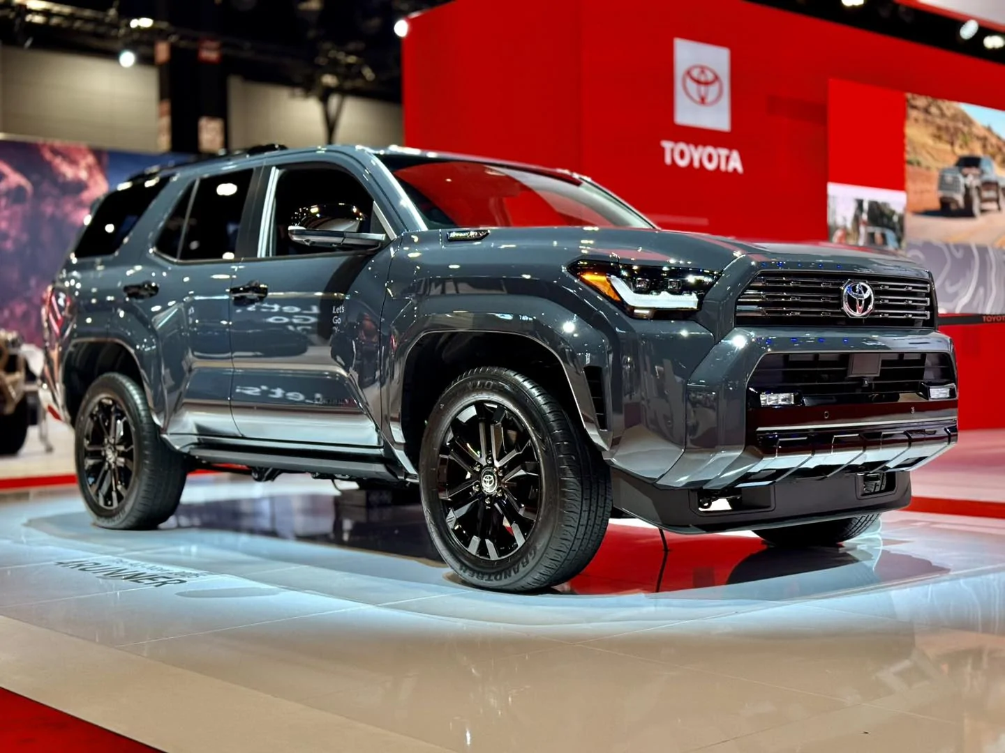 2025 4runner 6th gen Platinum sighting: Underground / Dark Navy Platinum 2025 4Runner at Chicago Auto Show Underground : Dark Navy Platinum 2025 4Runner at Chicago Auto Show 3