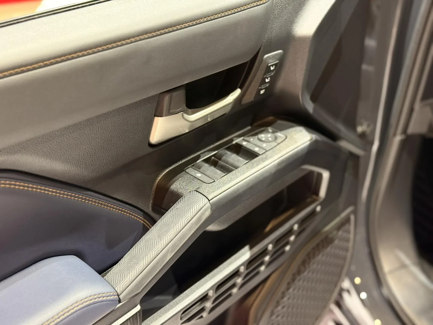 2025 4runner 6th gen UNDERGROUND Photos 4Runner 6th Gen (2025+) Dark Navy Interior Platinum 2025 4Runner 6th gen 15