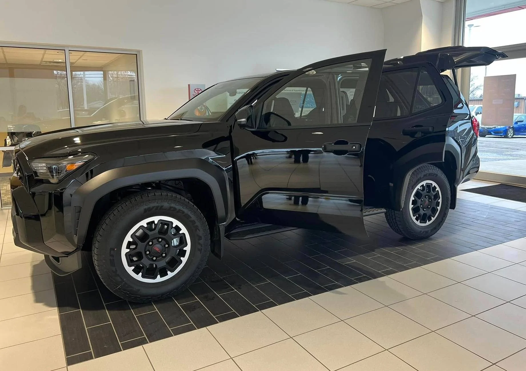 2025 4runner 6th gen Black TRD Off-Road Premium w/ Softex Interior (2025 4Runner 6th gen) first look Black TRD Off-Road Premium Softex Interior 2025 4runner 6th gen 4