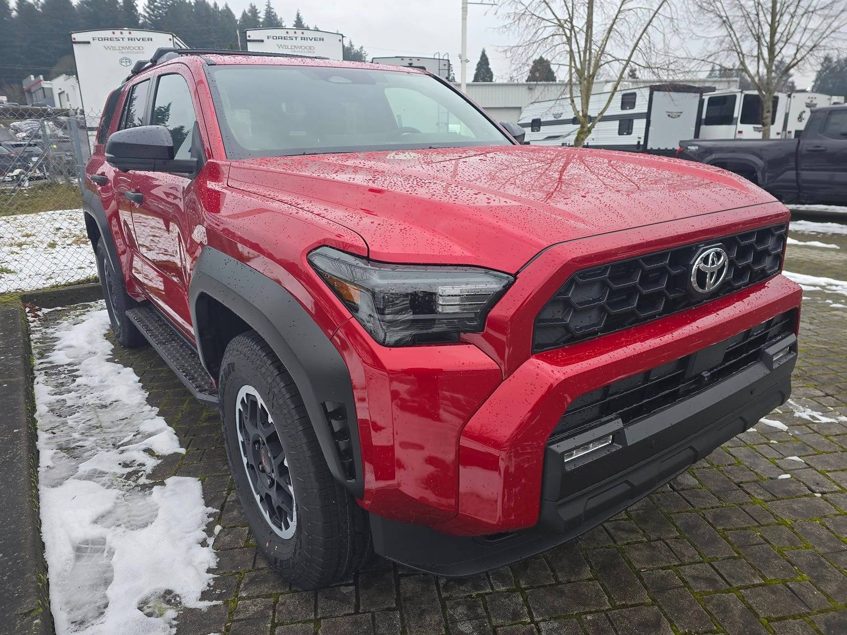 2025 4runner 6th gen SUPERSONIC RED Photos 4Runner 6th Gen (2025+) 2025 4Runners arrive in Canada - first dealership photos 5