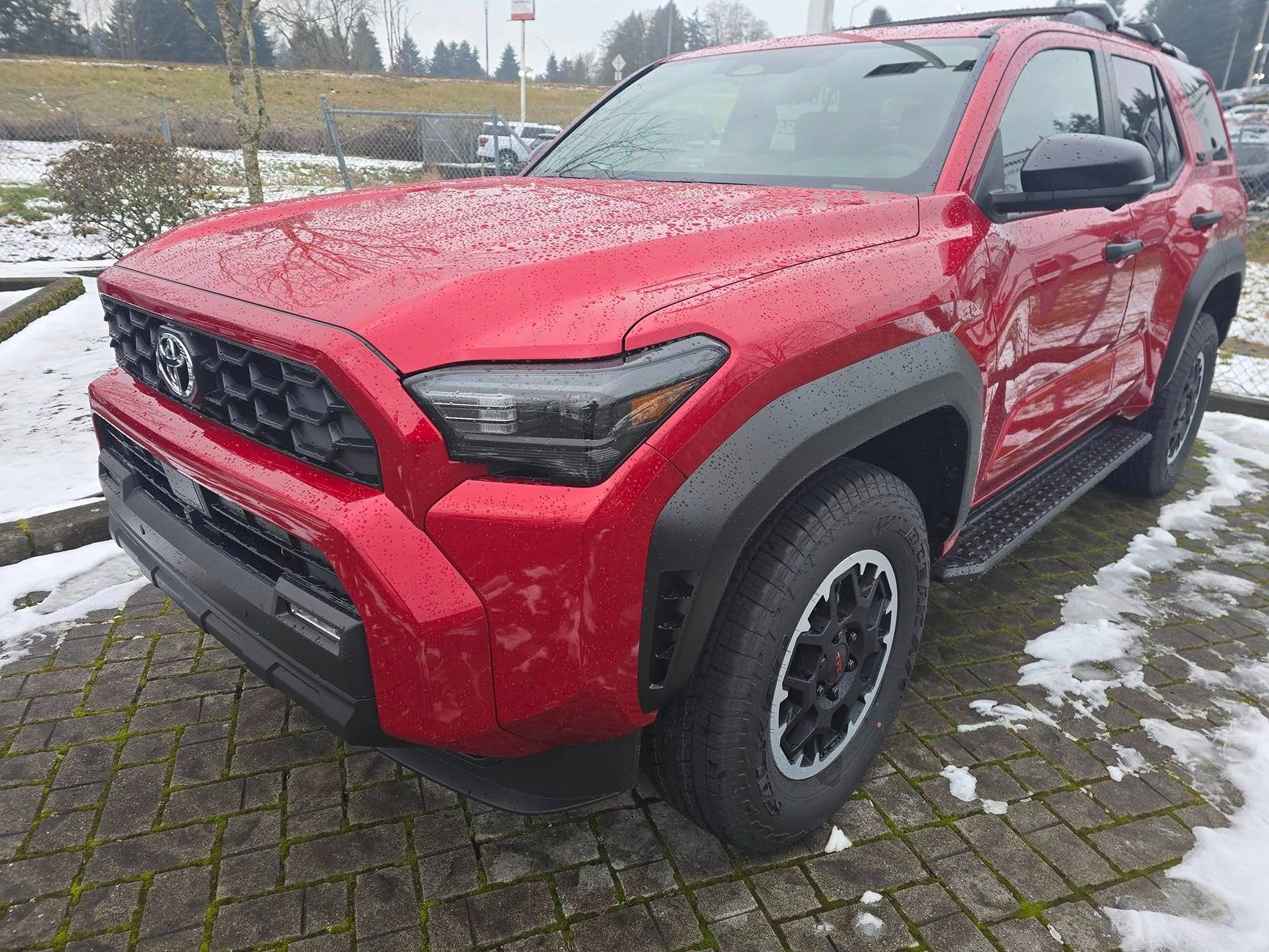 2025 4runner 6th gen SUPERSONIC RED Photos 4Runner 6th Gen (2025+) 2025 4Runners arrive in Canada - first dealership photos 1