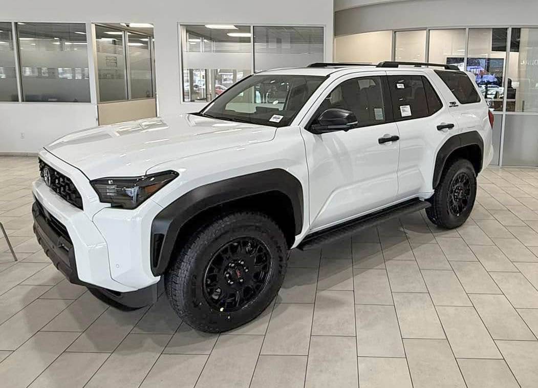 2025 4runner 6th gen ICE CAP WHITE Photos 4Runner 6th Gen (2025+) TRD 18%22 inch wheels on Ice Cap TRD Off-Road 2025 4Runner 6th Gen 1