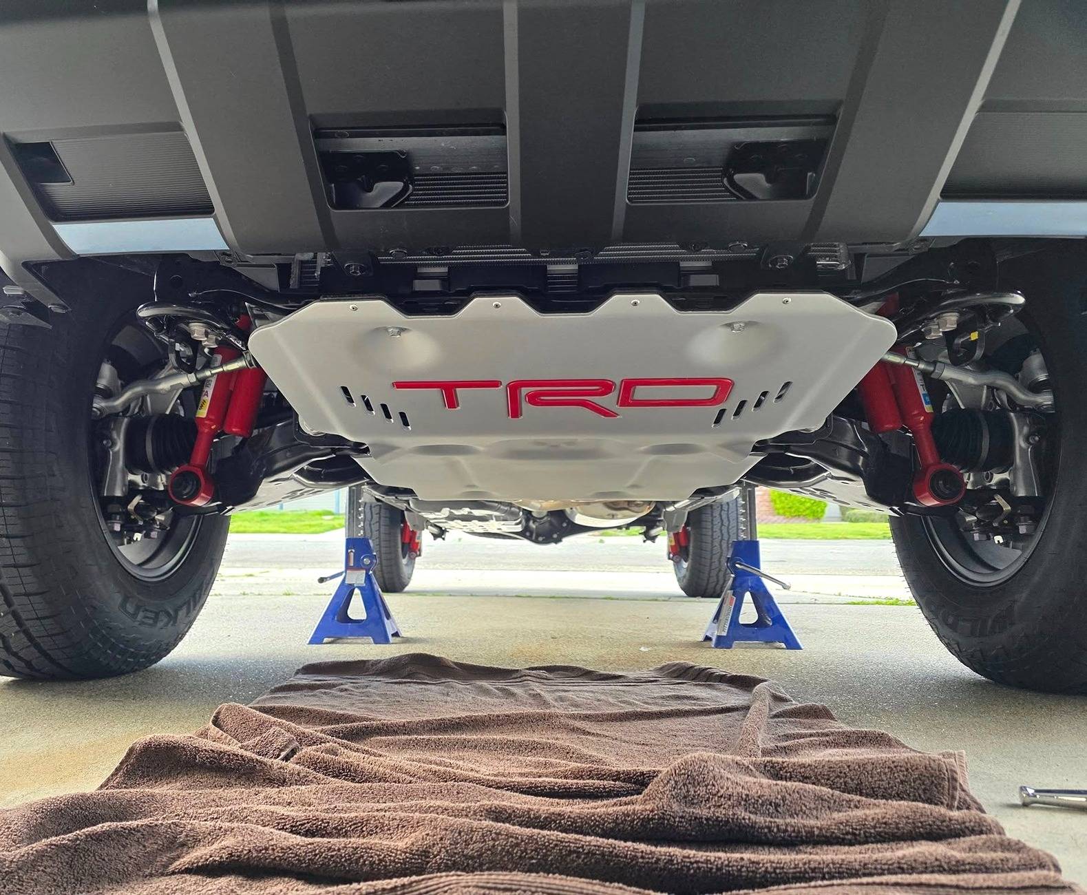 2025 Toyota 4runner TRD Skid Plate installed on 2025 4Runner Off-Road Premium - Photos TRD Ski Plate installed 2025 4runner TRD Off-Road trim 1