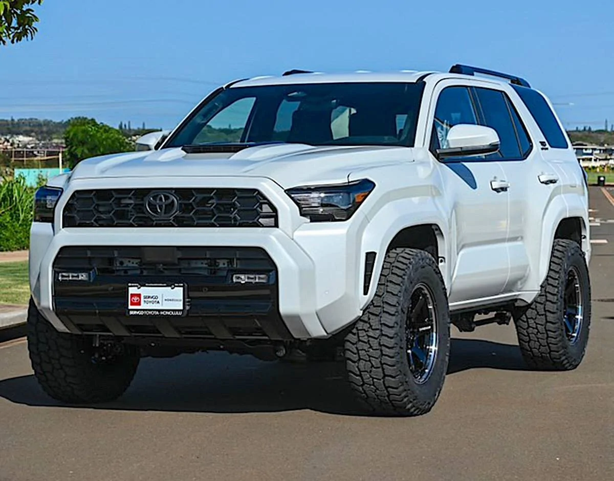 2025 Toyota 4runner 35's + Volk TE37 +22 offset aftermarket wheels + Mickey Thompson Baja Boss AT 295/70/18 35" tires Volk TE37 +22 offset aftermarket wheels on TRD Sport Wind Chill Pearl 3