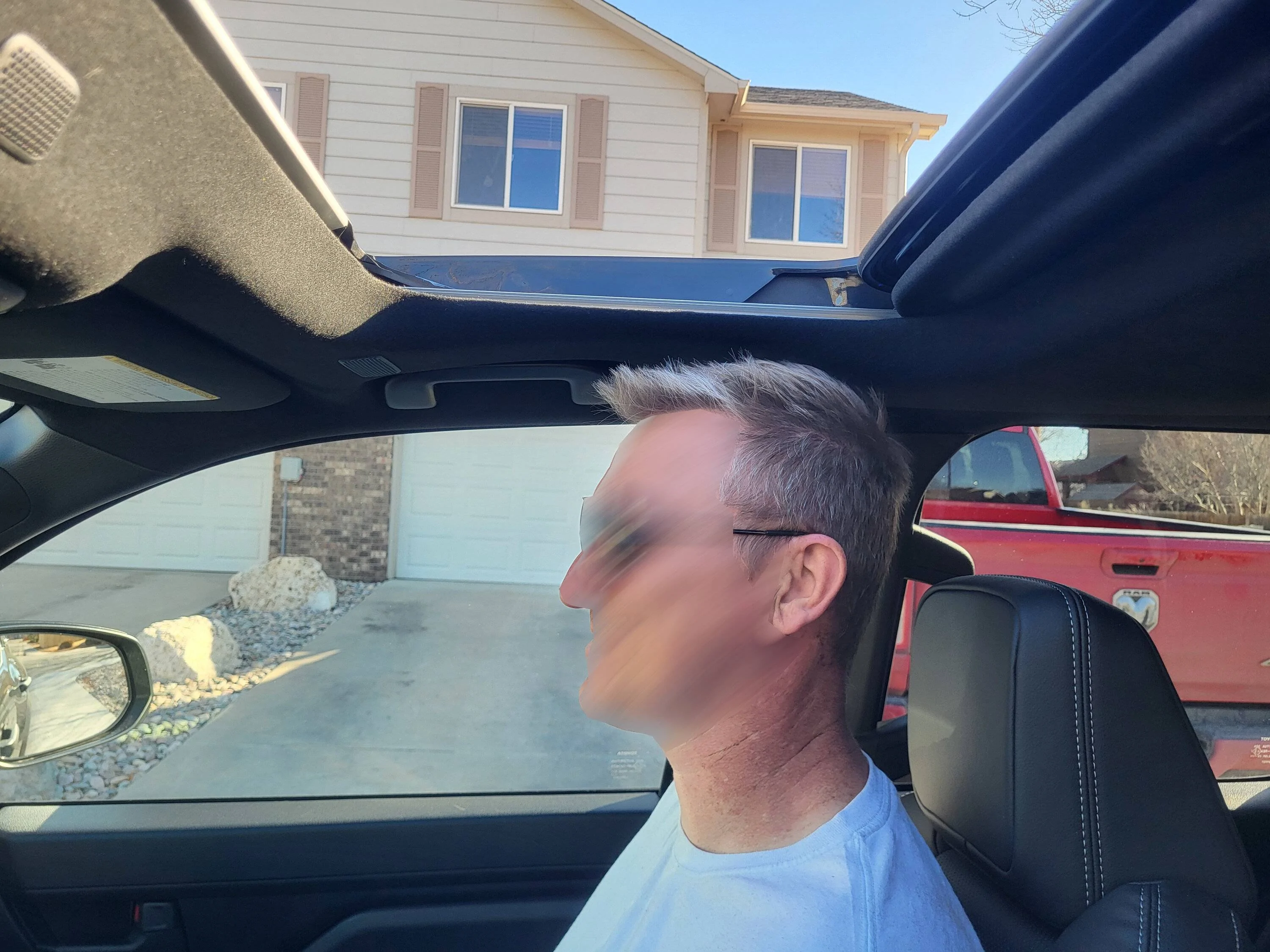 2025 4runner 6th gen Demonstration with power seat height & moonroof -- tall passenger 6'2" 20250301_153314