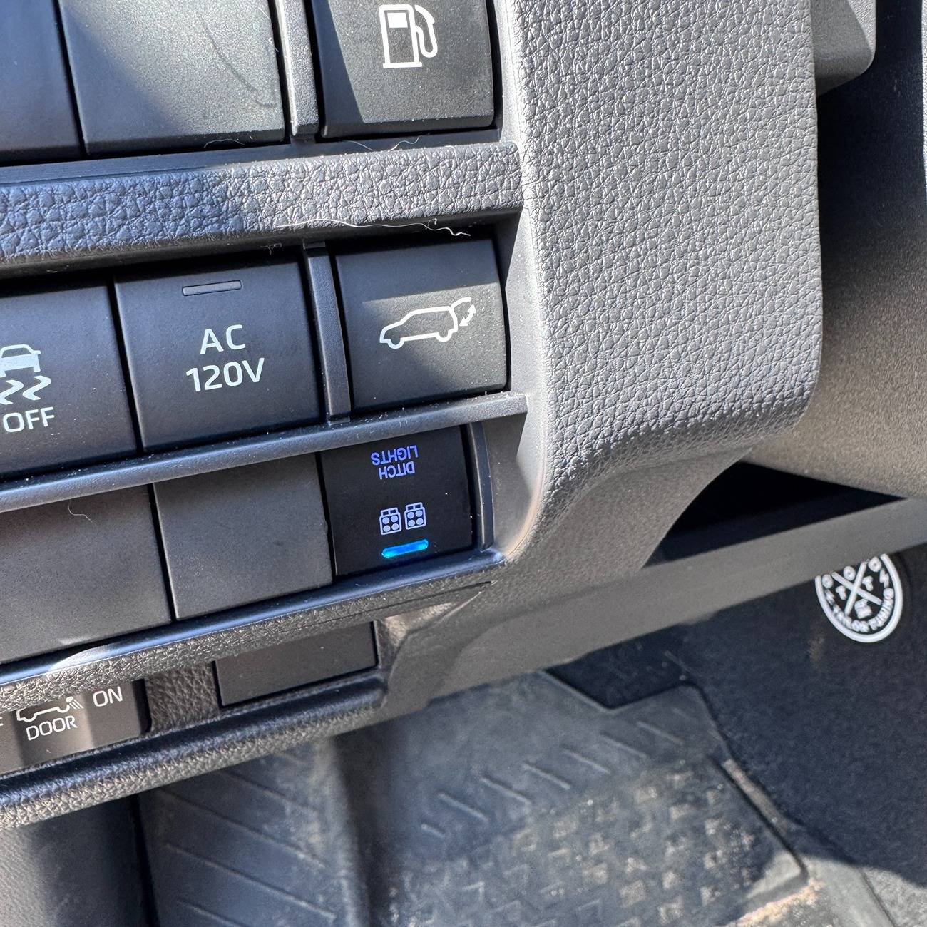 2025 Toyota 4runner Auxbeam Ditch Lights installed (DIY how-to instructions) IMG_7324.JPG