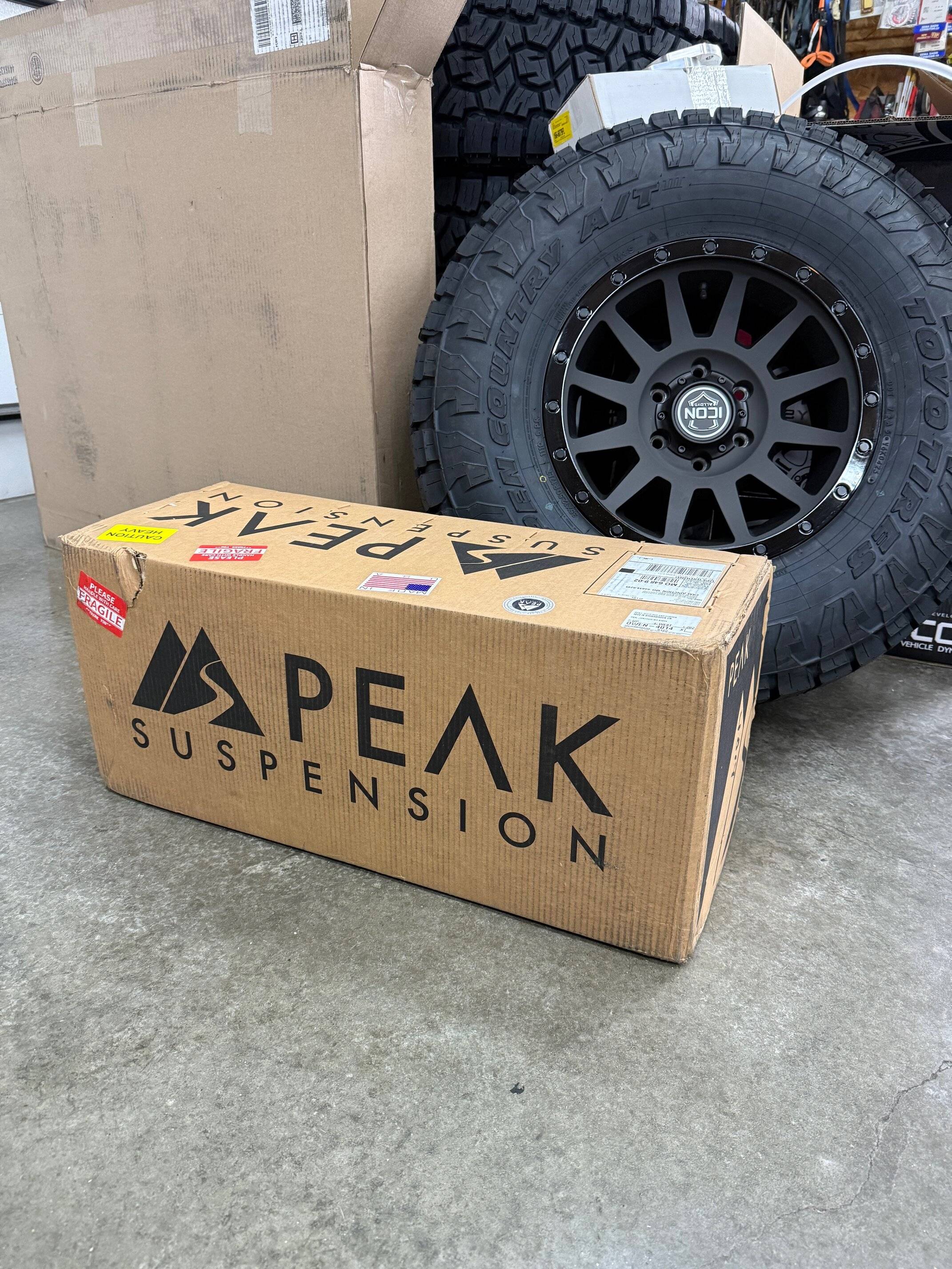 2025 4runner 6th gen Peak lift, 35's Toyos and Icon alloy wheels arrived IMG_7251
