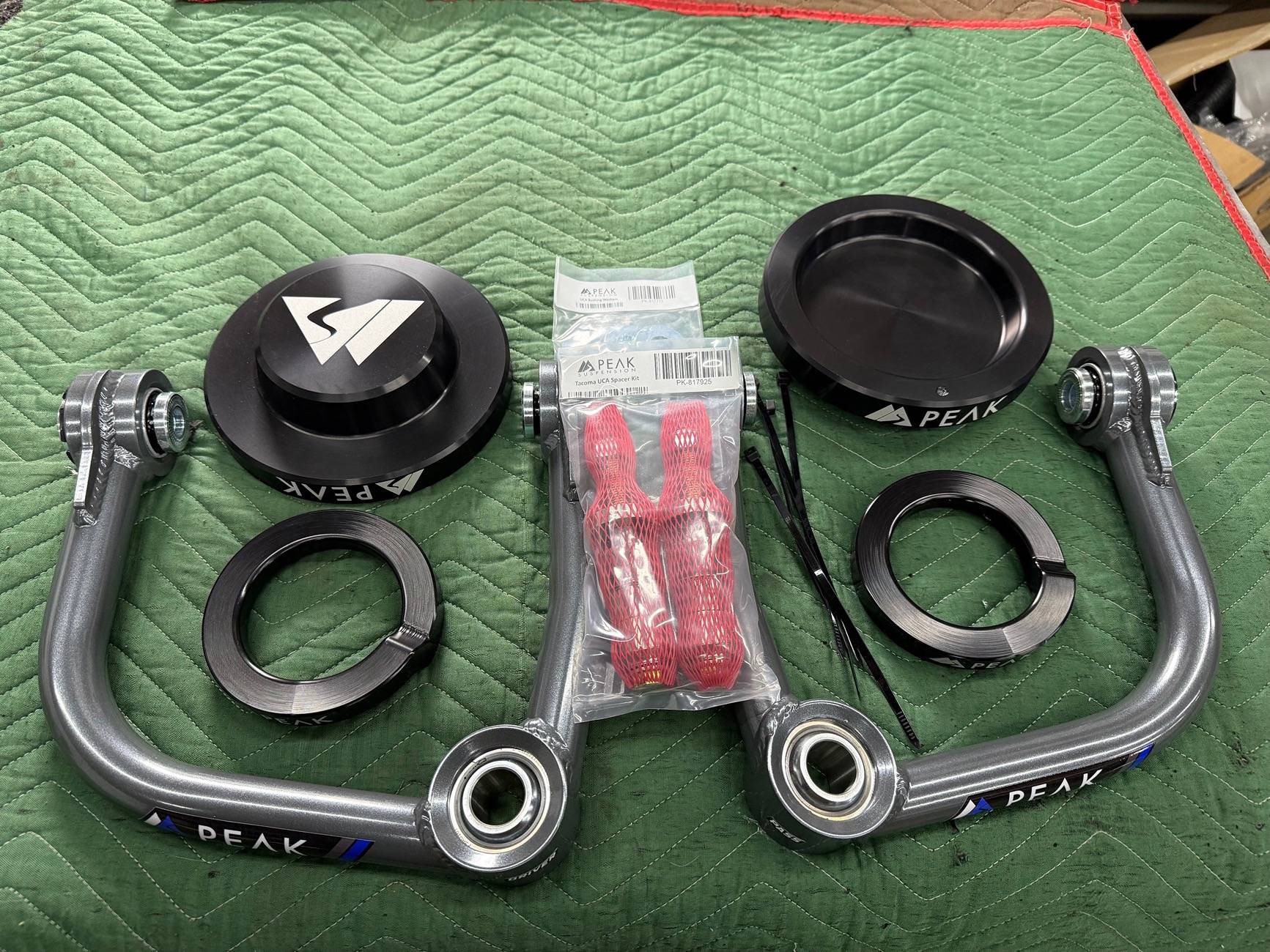 2025 4runner 6th gen Peak lift, 35's Toyos and Icon alloy wheels arrived IMG_7255