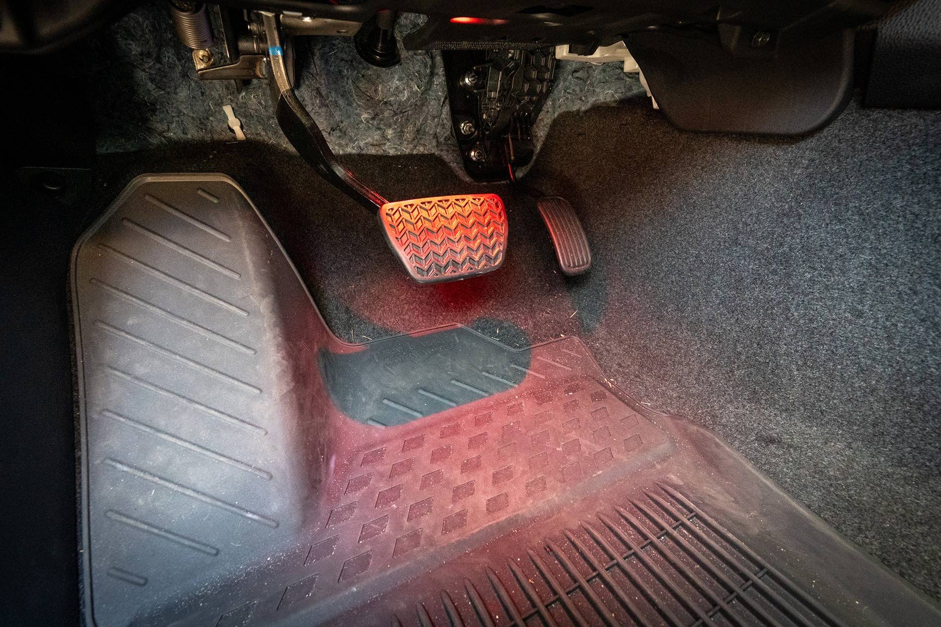 2025 4runner 6th gen Interest in LED Footwell Lighting? DSC09904