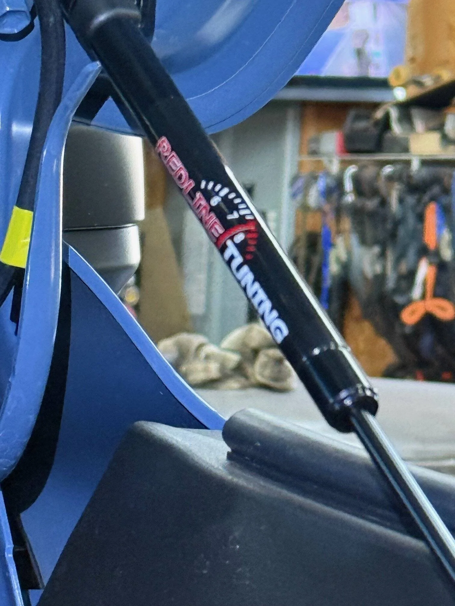 2025 4runner 6th gen Installed Redline Hood Struts QuikLIFT kit IMG_7374