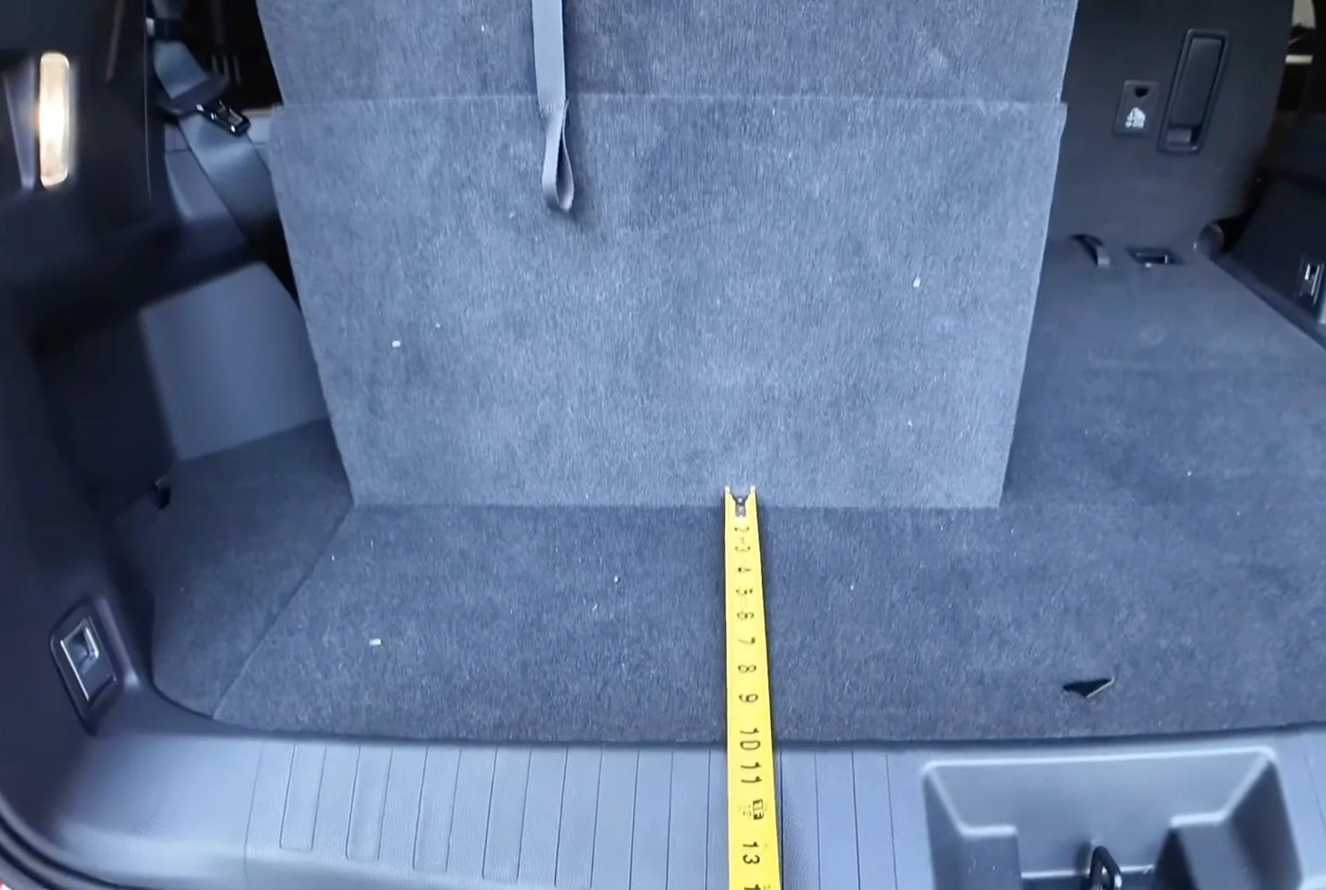 2025 4runner 6th gen SR5 optional third row or mandatory in Canada? -dimensions-cargo-space-limited-trim-2025-4run-jpg
