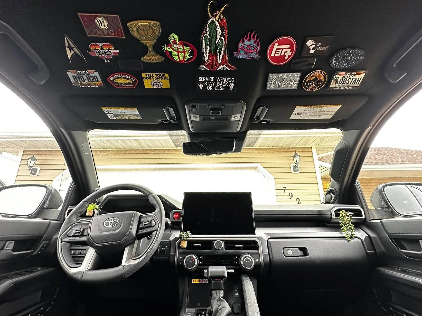 2025 4runner 6th gen Velcro patches stick to interior roof headliner? patches roof ceiling headliner 2025 4runner 6th gen