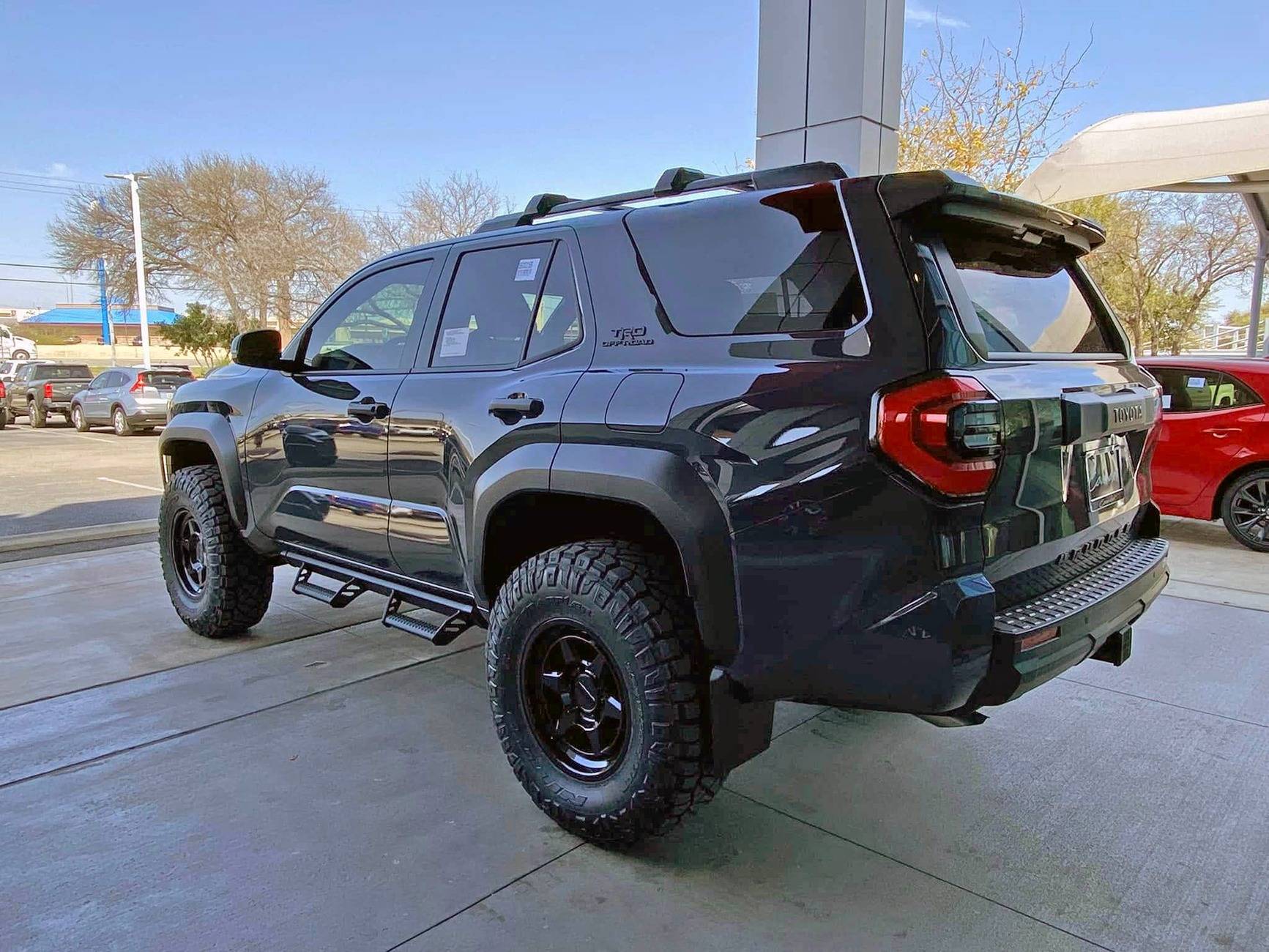 2025 4runner 6th gen +25 offset wheels photos 35%22 35's Tires Nitto Ridge Grappler 35x11.50R17LT + 17%22 Method 708 wheels 2025 4Runner 6th