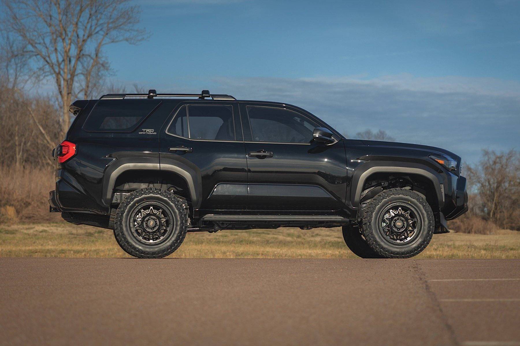 2025 Toyota 4runner Rough Country 3.5" Inch Lift Kit 2025+ 4Runner 6th Gen build w/ Mud Terrains, 0 Offset Wheels (for TRD Off-Road) Rough Country 3.5%22 Inch Lift Kit  0 Offset Wheels Mud Terrain Tires 3