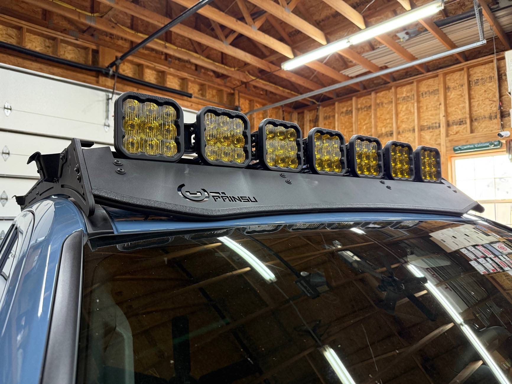 2025 4runner 6th gen Diode Dynamics SS5 CrossLink 7-Pod LED Light Bar mounted up on Prinsu Design Studio Pro Roof Rack IMG_7456