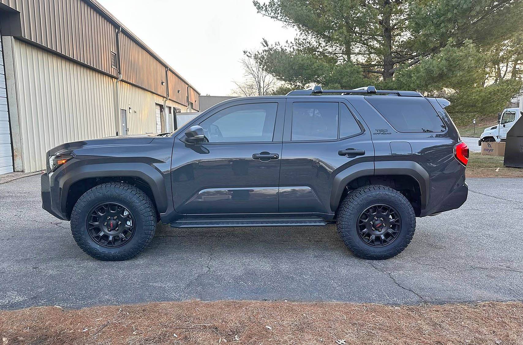 2025 Toyota 4runner 275/70r18 33" tires on TRD Off-Road Premium ORP no lift (Nitto Terra Grappler on 18" Factory Upgrade TRD Wheels) after