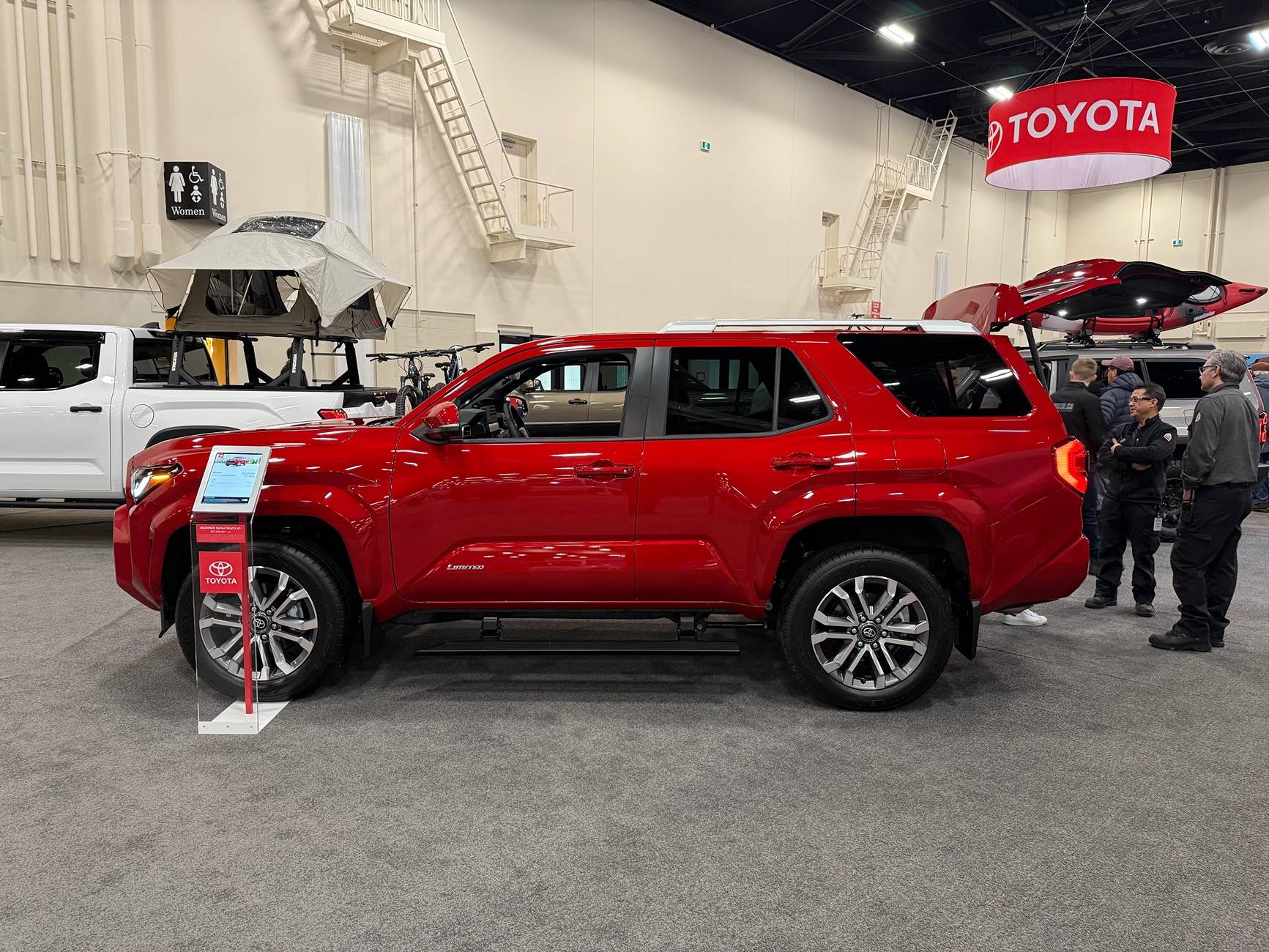 2025 4runner 6th gen SUPERSONIC RED Photos 4Runner 6th Gen (2025+) IMG_0268