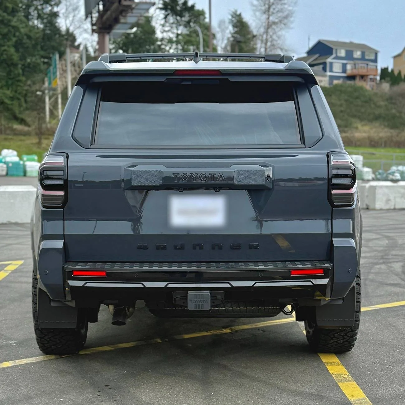 REAR_VIEW_BLUR_PLATE.jpg