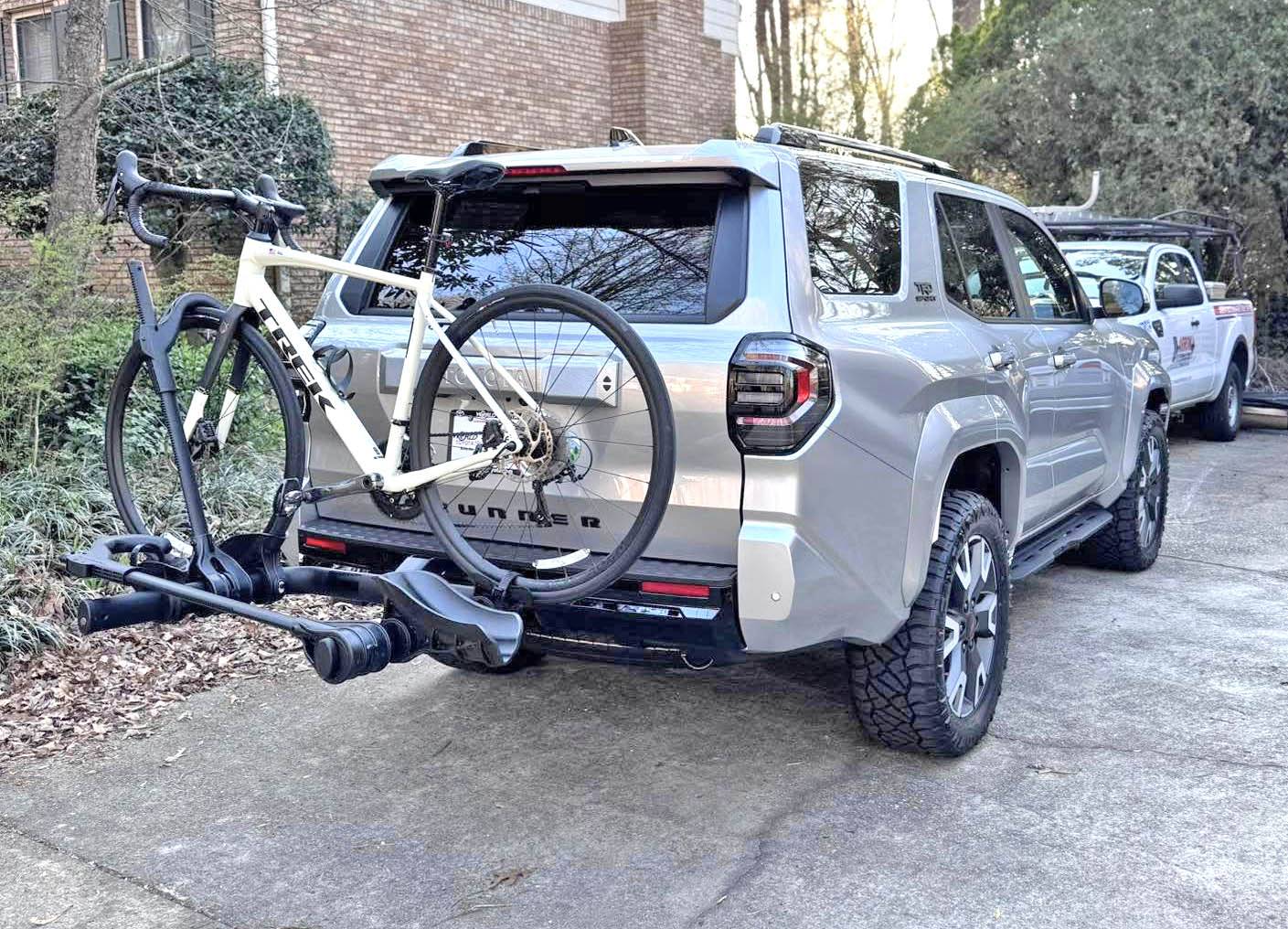 2025 Toyota 4runner Bike Rack installed on 6th gen - post your setups hitch bike kuat rack 2025 4runner 6th gen