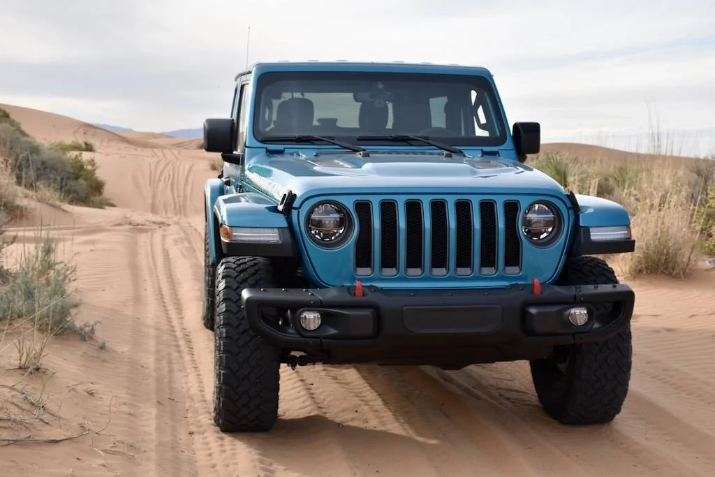 2025 4runner 6th gen '25 4Runner versus '25 Wrangler for long roadtrips and offroading Turbo Rubi