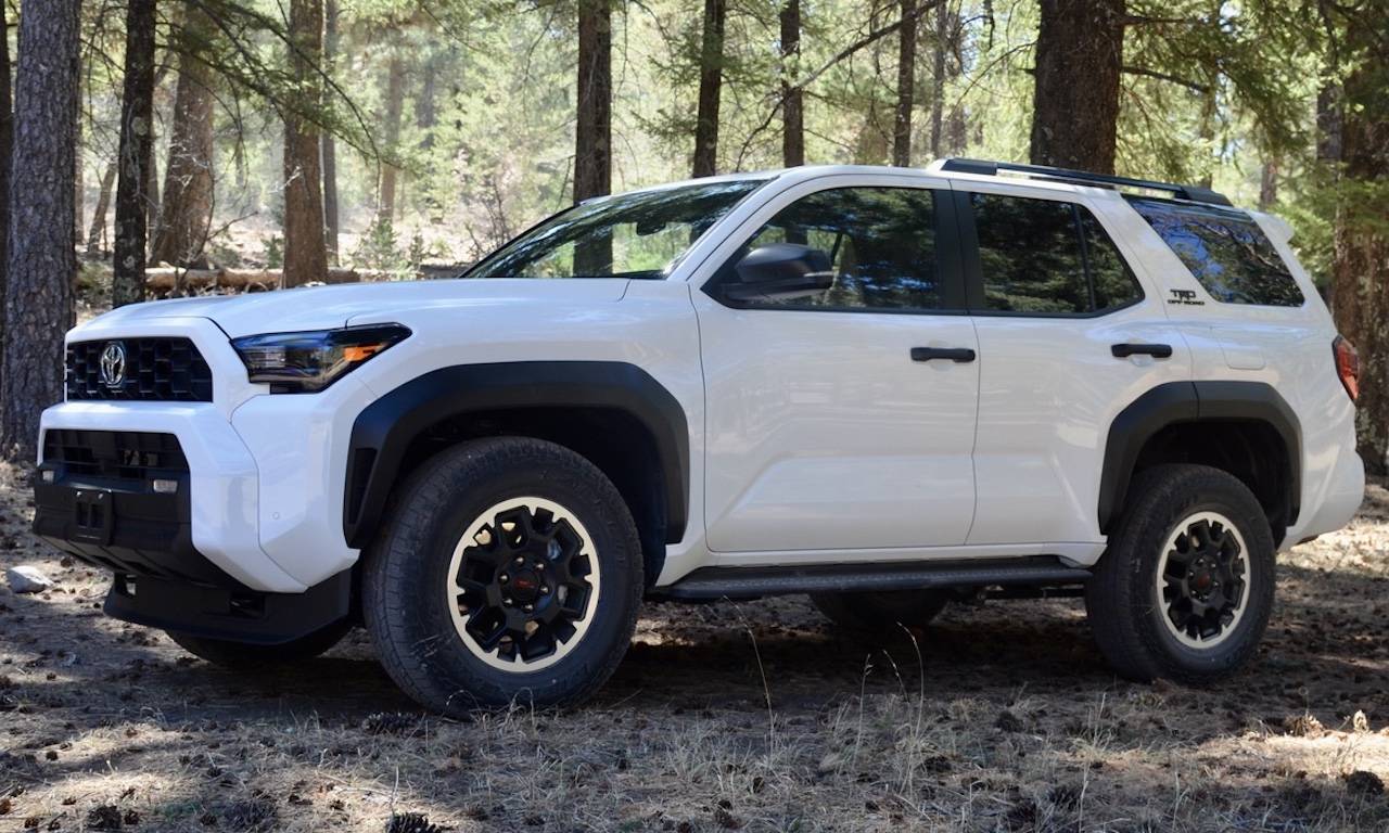 2025 Toyota 4runner ICE CAP WHITE Photos 4Runner 6th Gen (2025+) 1896A92B4R3