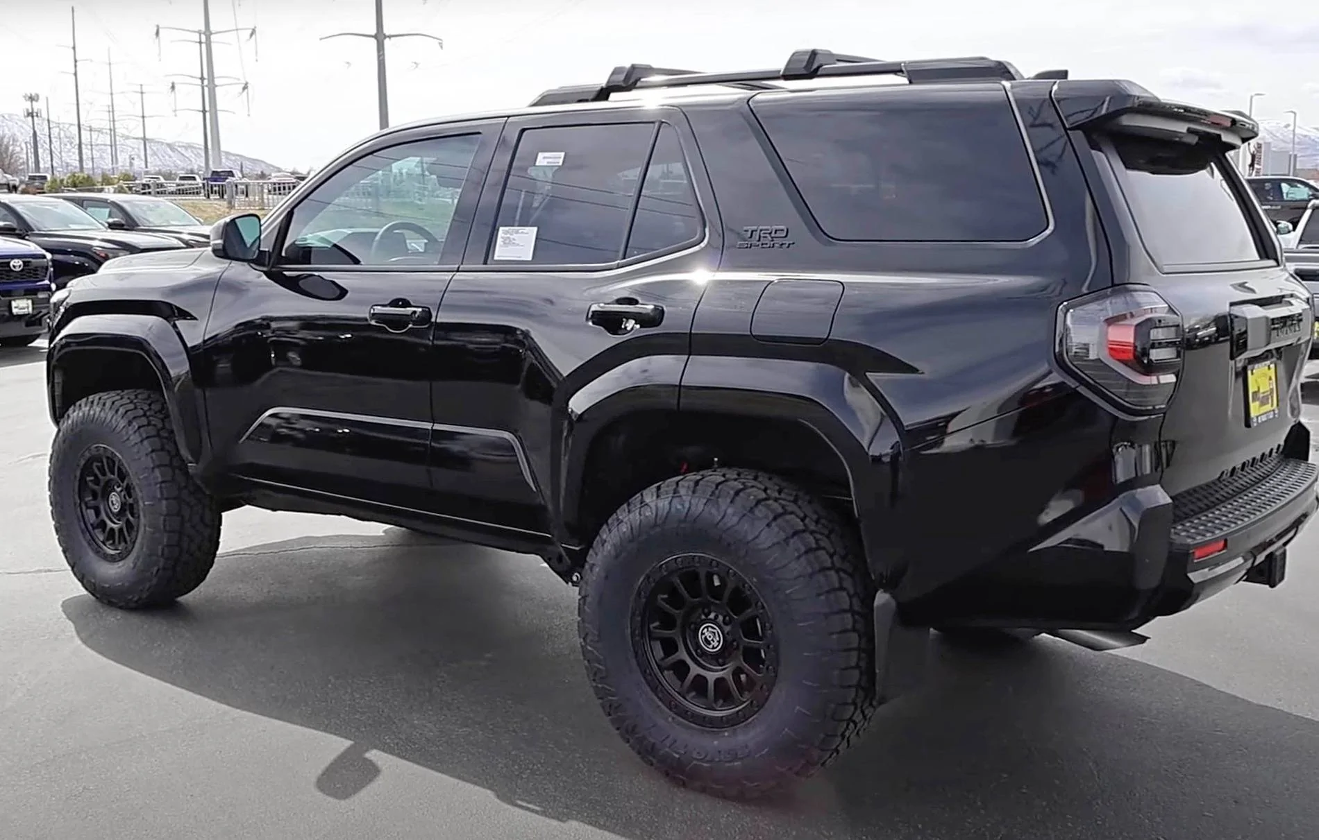 2025 4runner 6th gen Build: 3" Lift and 17" Wheels (Icon), 35's, Open Country AT3 35x12.50R17, Premium Tail Lights Build: Icon 3%22 Lift and 17%22 Wheels (Icon), 35's, Open Country AT3 35x12.50R17, Premium Ta
