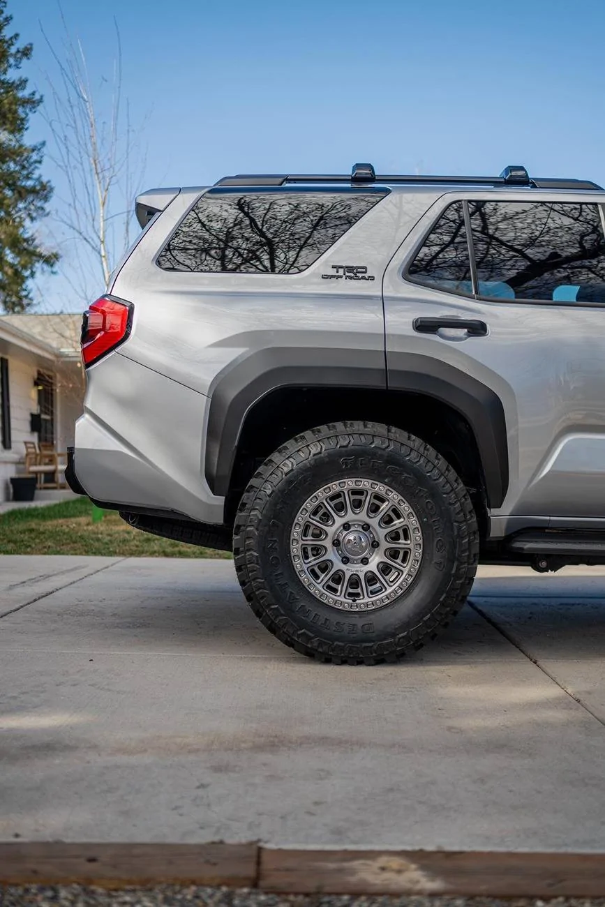 2025 Toyota 4runner CUTTING EDGE (Silver) Photos 4Runner 6th Gen (2025+) 35x12.50r17 35s on stock 2025 4Runner 6th gen +34 mm offset fuel wheels firestone destination