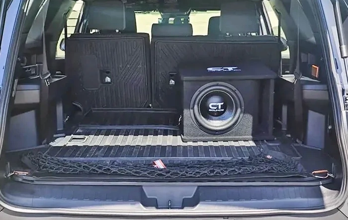CT Sounds 10" subwoofer kit install