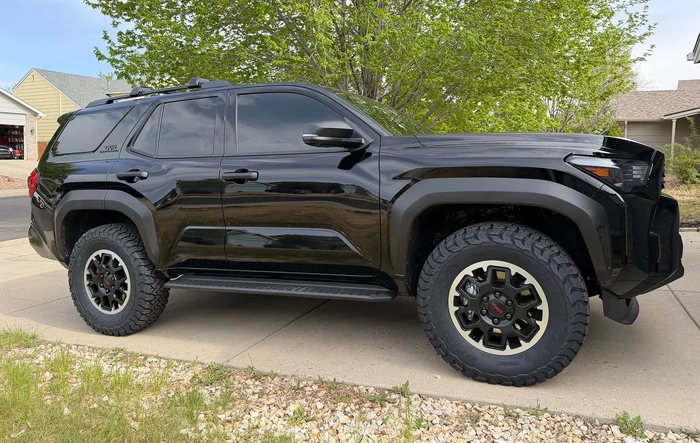 6th Gen all black ORP / Toytec leveling kit / 285/70R18 BFG KO3 on stock wheels