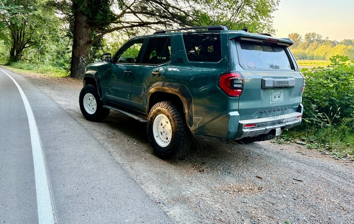 2026 TRD OR Everest Build. White wheels. Fox 3.2 suspension