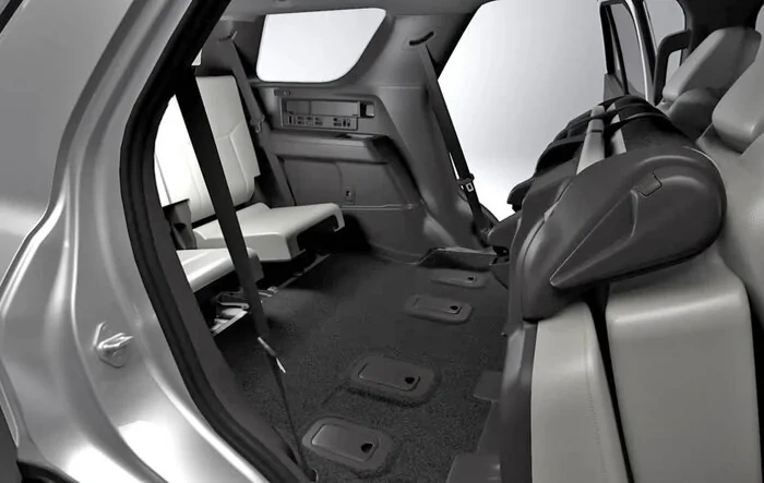 3rd row + cloth seats photos from 2025 Toyota 4Runner 6th gen (third row available only on non-hybrid SR5 and Limited trims)