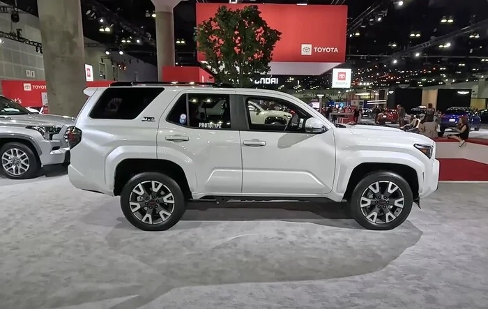 TRD Sport Premium (Wind Chill Pearl / Black Interior) 2025 4Runner 6th Gen photos/video review @ LA Auto Show