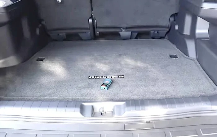 Cargo Area Dimensions: [Non-Hybrid] with & without 3rd row seats -- Measurements (Length, Width, Height)